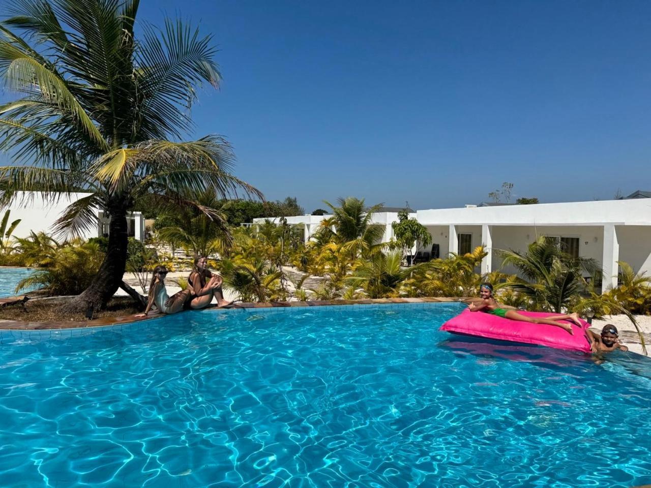You&Me Resort Pagoda Beach Eksteriør bilde